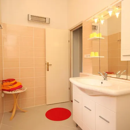 With Parking Space Rukavac, - 8489 ヴィス